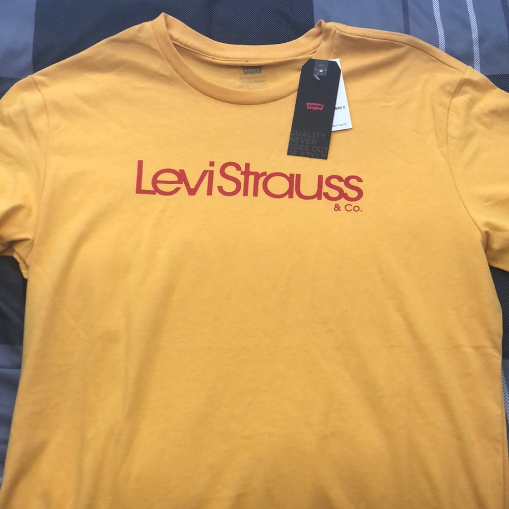 Levi’s Strauss T-shirt 
New With Tag 
Size: Medium